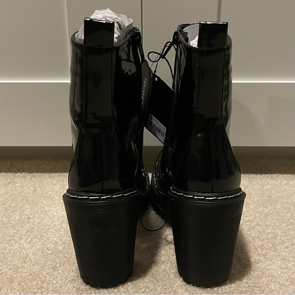 🏷️NWT🏷️ Forever 21 Faux Leather Ankle Boots - Picture 2 of 8